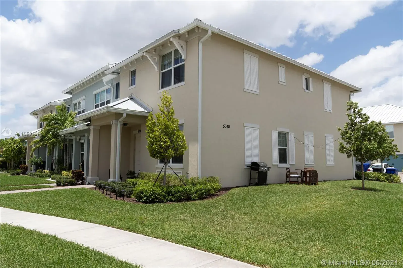 5040 Eucalyptus Dr, Hollywood FL 33021