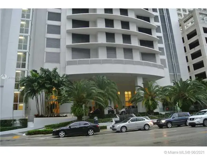 1 bedroom 1 bath Residential for sale at 951 Brickell Ave # 3609, Miami FL 33131