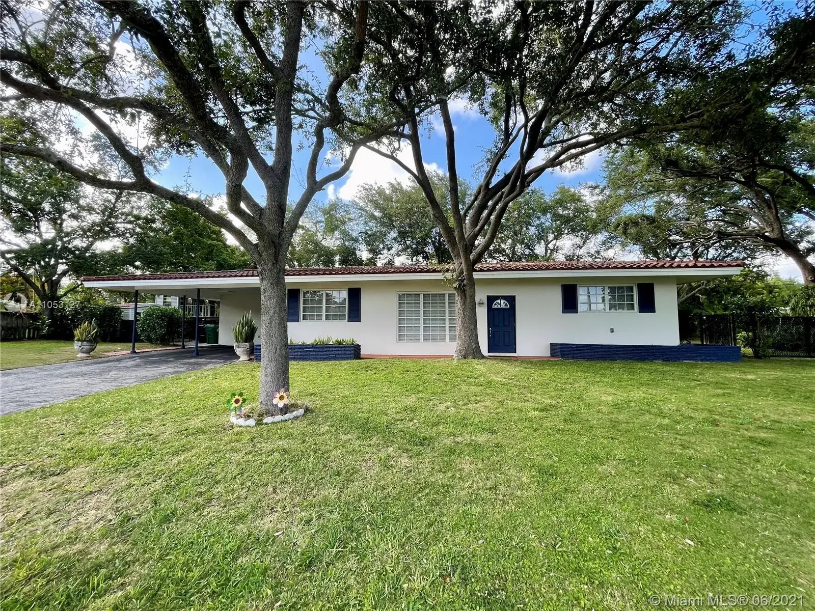3 bedroom 2 bath Residential for sale at 8265 SW 118th Ter, Miami FL 33156