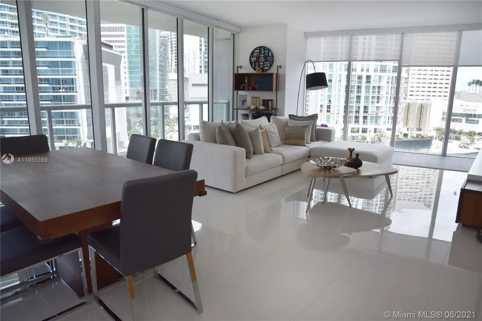2 bedroom 2 bath Residential for sale at 465 Brickell Ave # 1002, Miami FL 33131