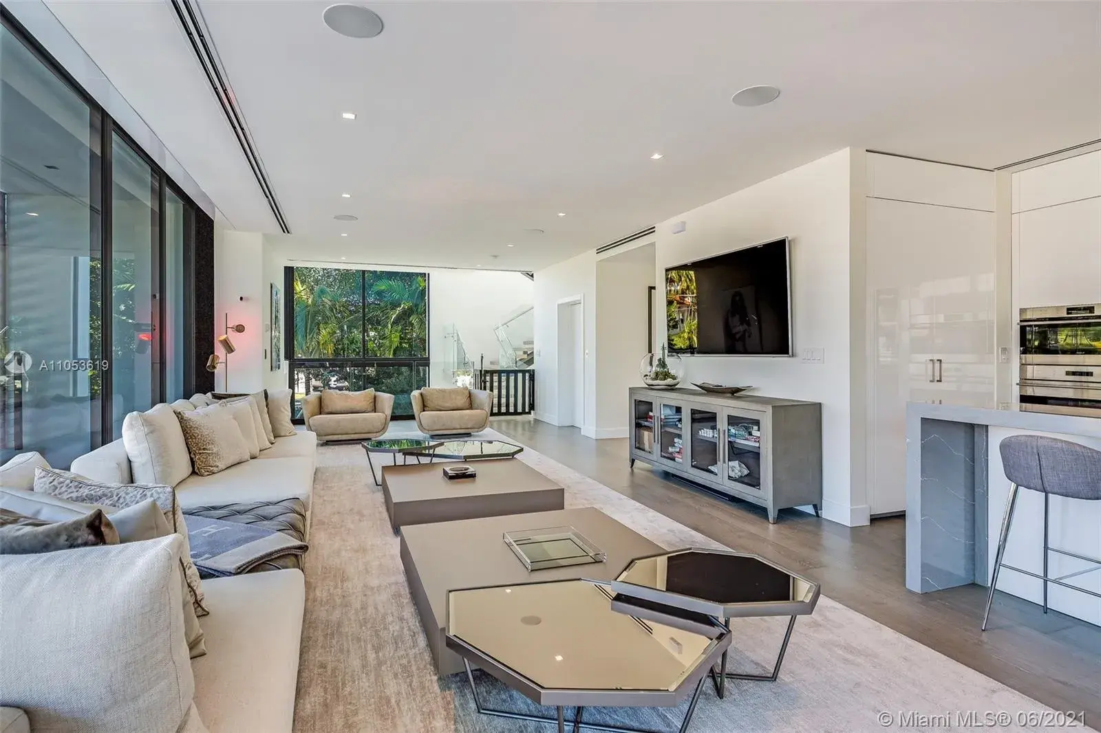 420 N Hibiscus Dr, Miami Beach FL 33139