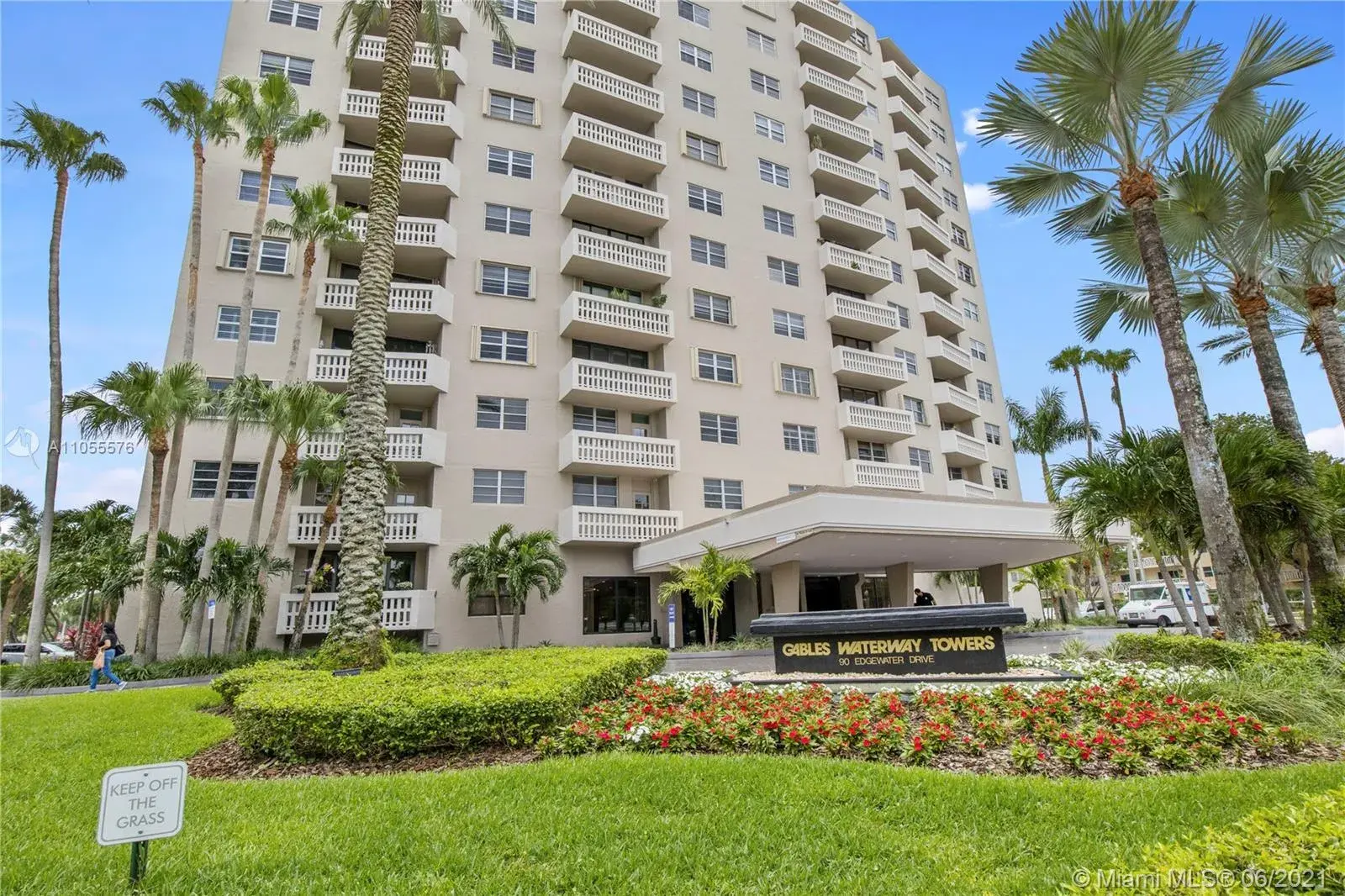 1 bedroom 1 bath Residential Lease for rent at 90 Edgewater Dr # 818, Coral Gables FL 33133