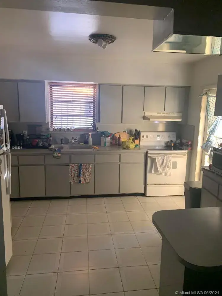 1761 SW 17th St, Miami FL 33145