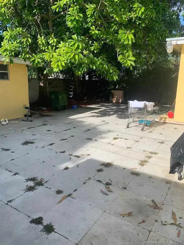 1761 SW 17th St, Miami FL 33145