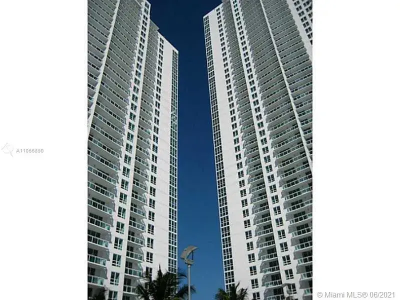 951 Brickell Ave # 3009, Miami FL 33131