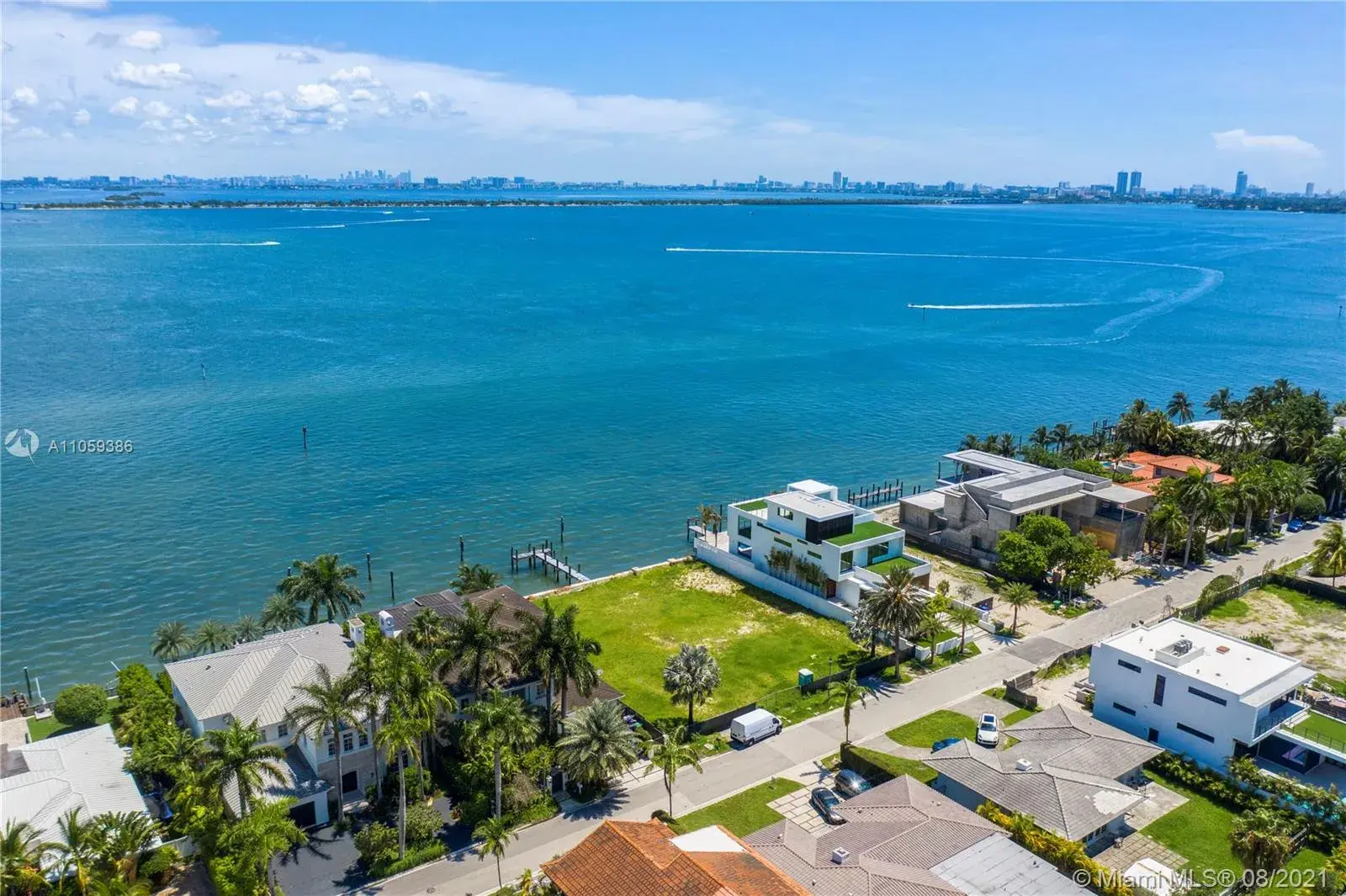 1045 N Venetian Dr, Miami FL 33139