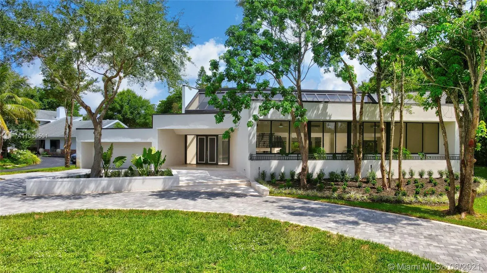 9 bedroom 6 bath for sale at 11861 NW 4th St, Plantation FL 33325