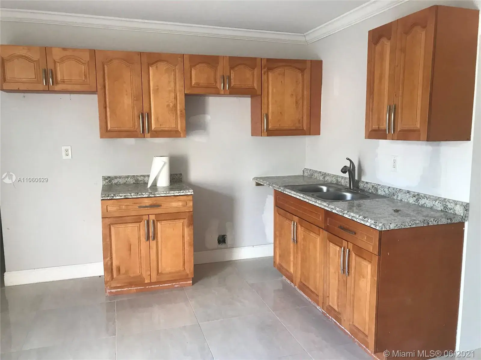 3 bedroom 1 bath Residential Lease for rent at 5170 SW 7Th St, Miami FL 33134