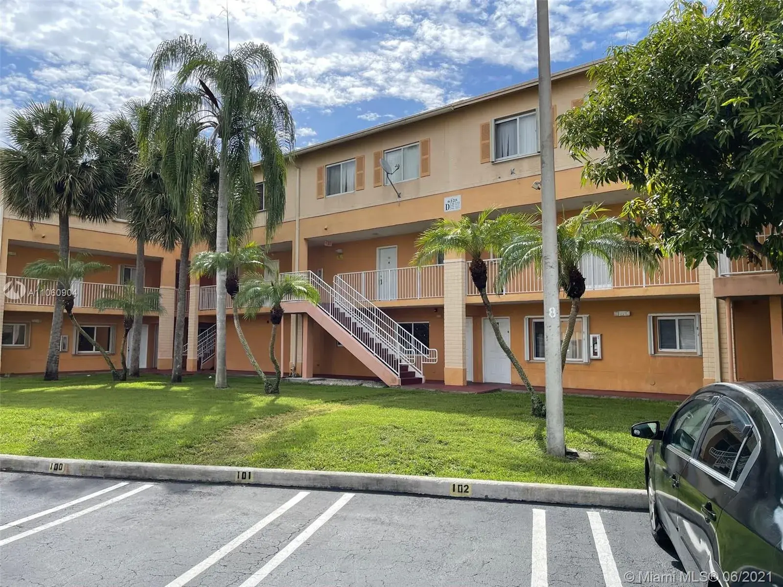 3 bedroom 2 bath Residential Lease for rent at 6225 SW Kendale Lakes Cir # 258, Miami FL 33183
