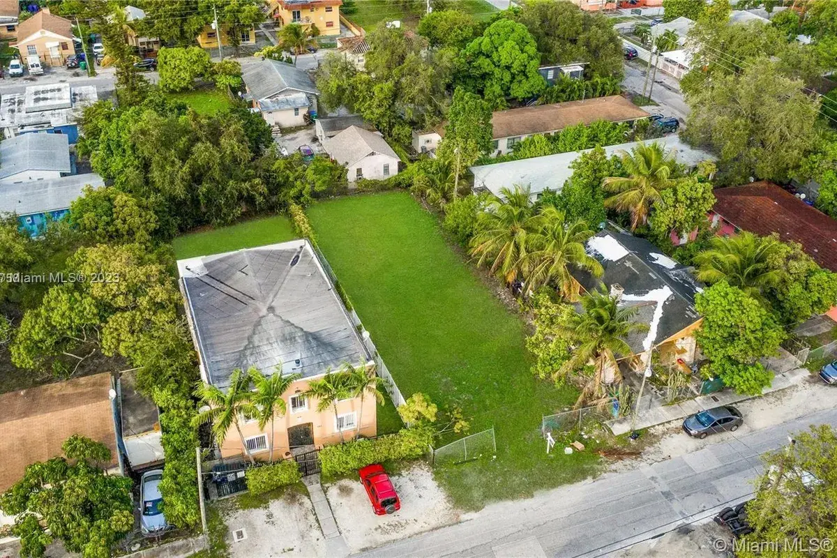 125 NE 55th St, Miami FL 33137