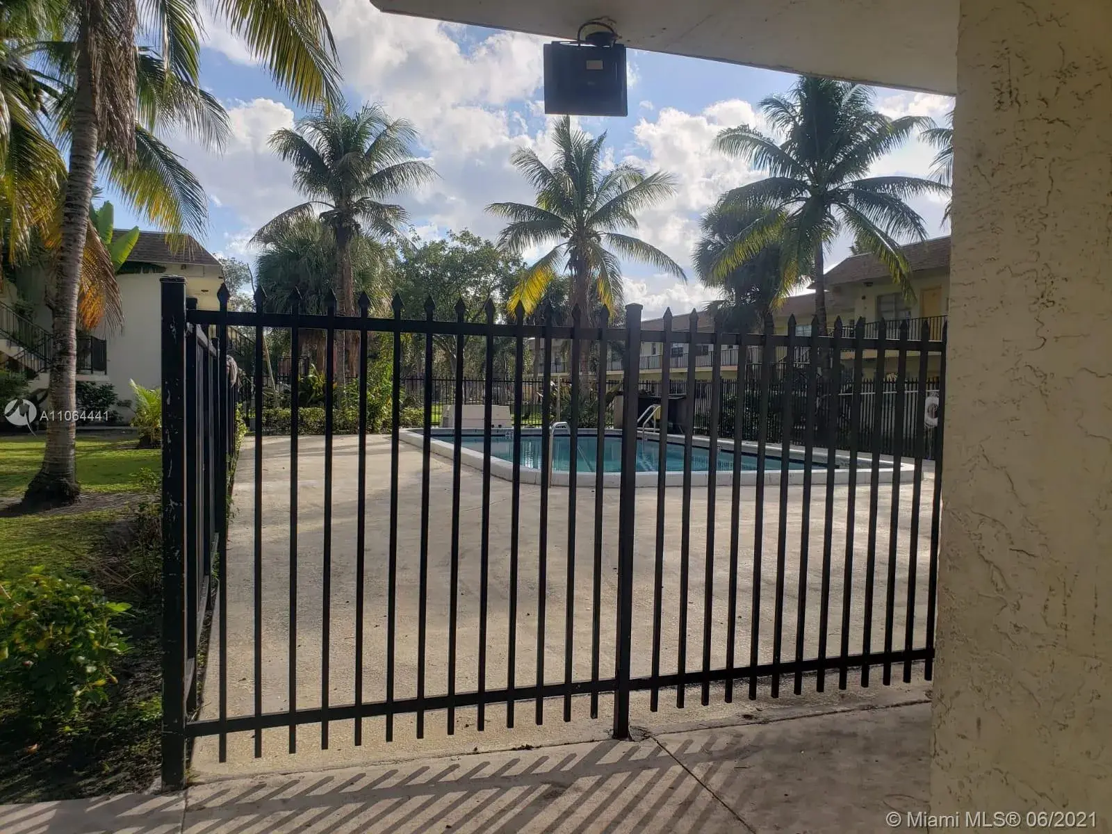 4160 NW 21st St, Lauderhill FL 33313