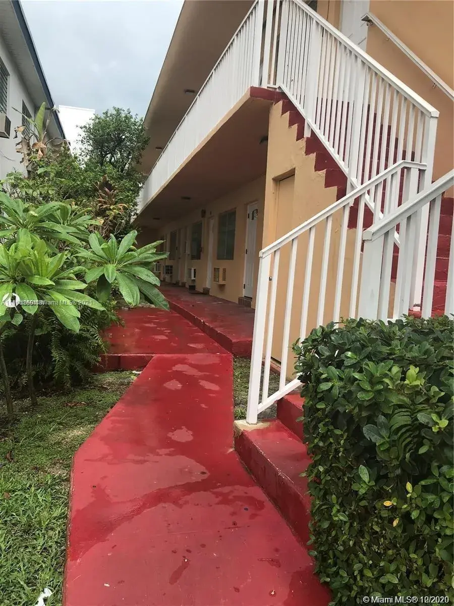 7720 Harding Ave # 3, Miami Beach FL 33141