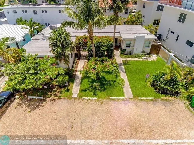 350 Walnut St, Hollywood FL 33019
