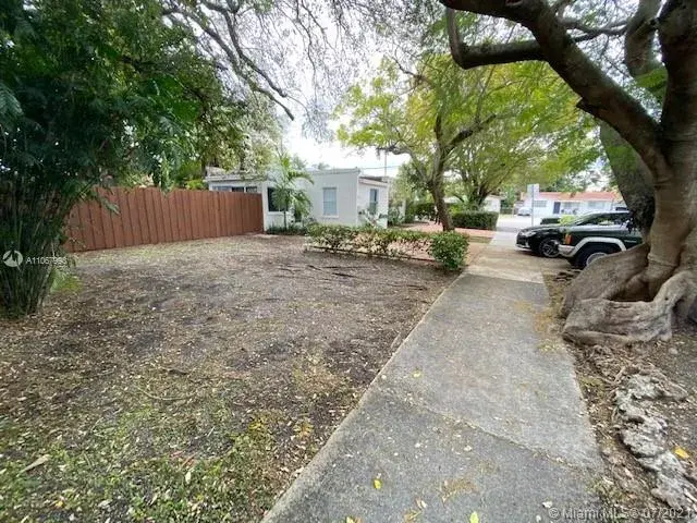 2301 SW 17th Ave, Miami FL 33145