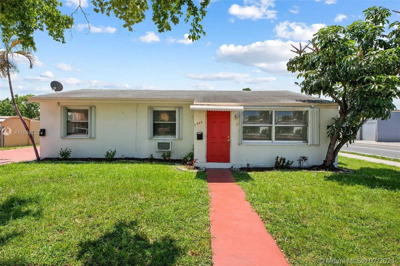 1 bedroom 1 bath Residential Lease for rent at 822 N 20th Ave, Hollywood FL 33020