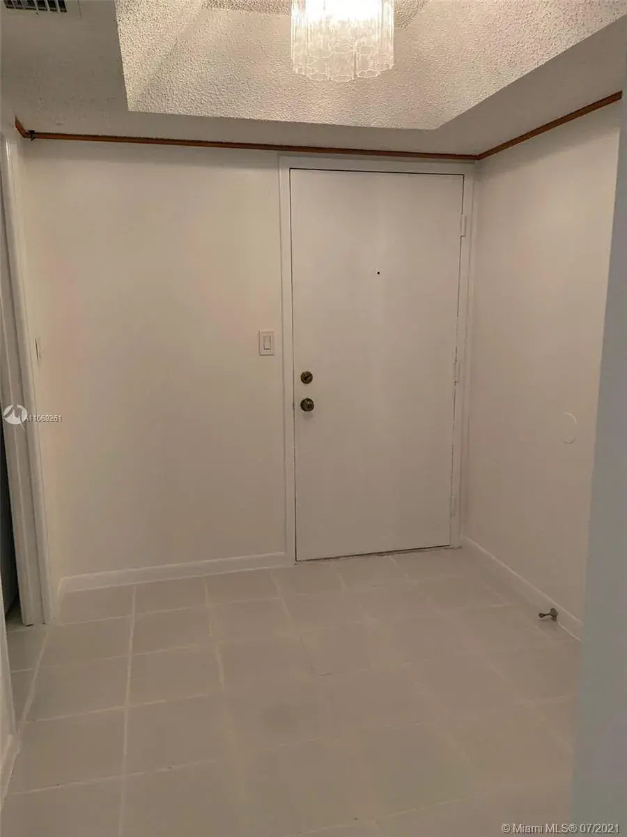 9735 NW 52nd St # 1, Doral FL 33178