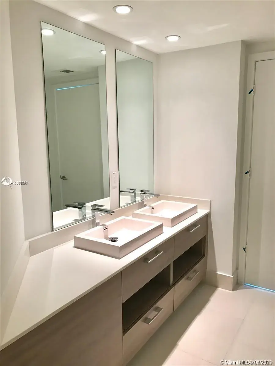 1300 S Miami Ave # 3901, Miami FL 33130