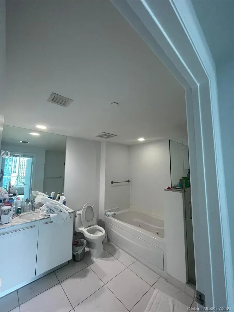 500 Brickell Ave # 1903, Miami FL 33131