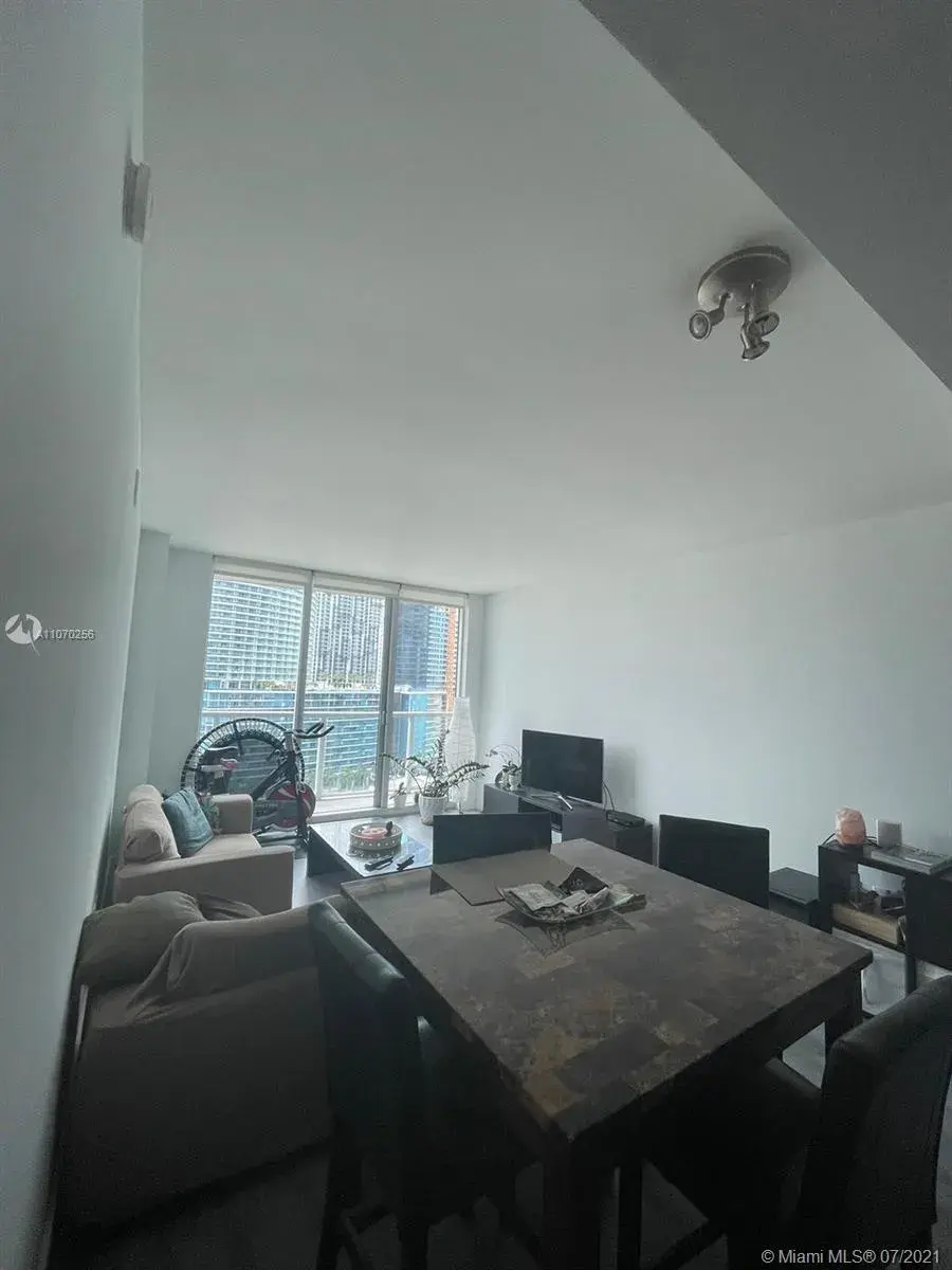 500 Brickell Ave # 1903, Miami FL 33131