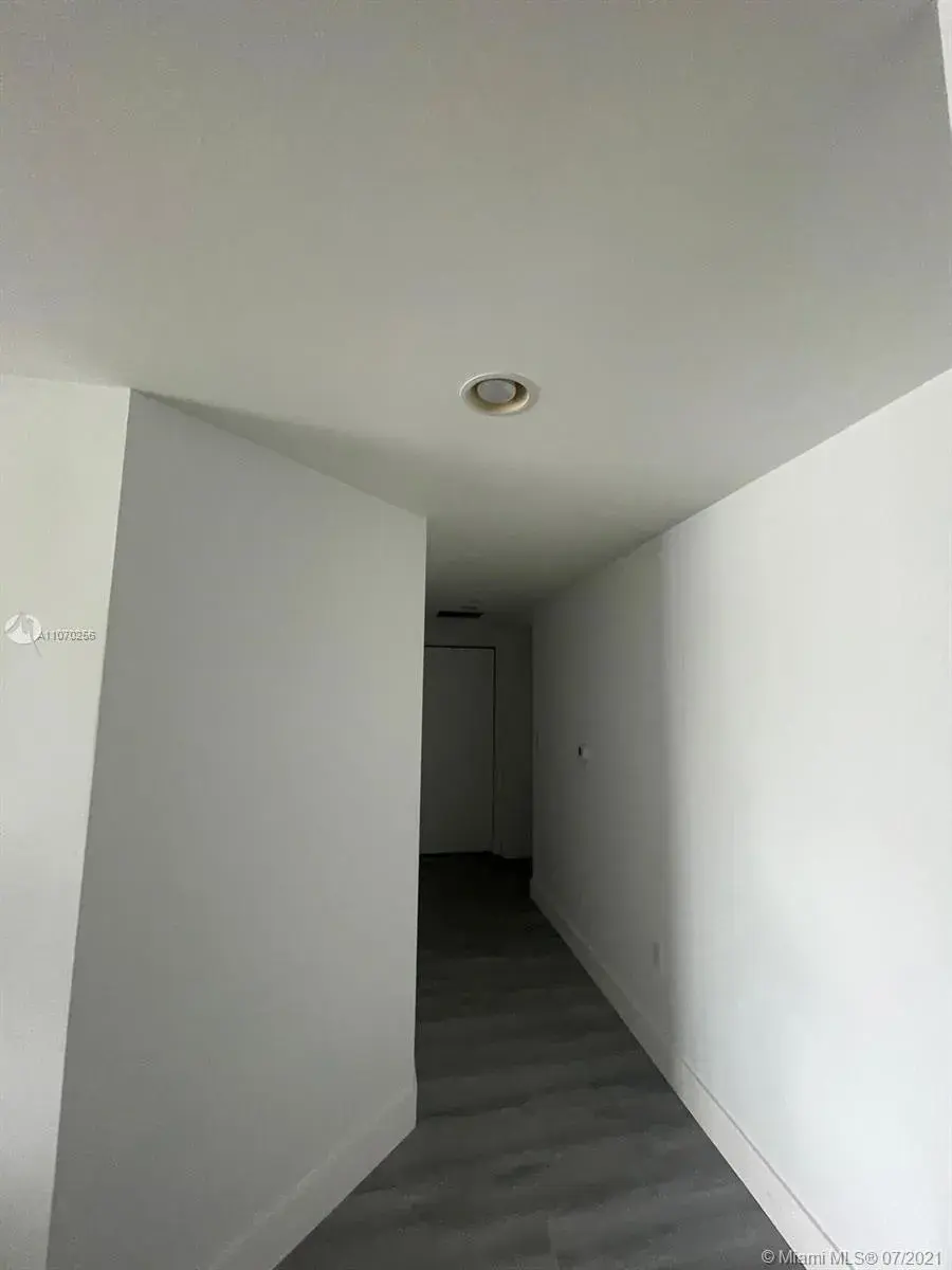 500 Brickell Ave # 1903, Miami FL 33131