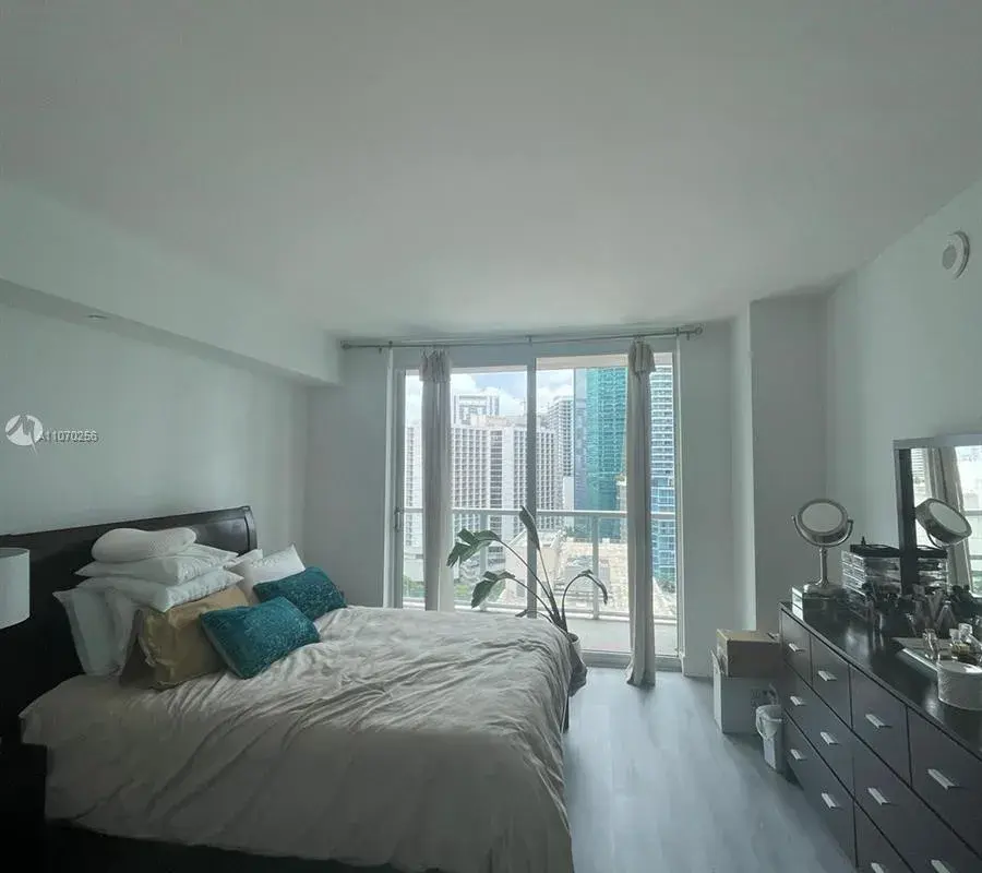 500 Brickell Ave # 1903, Miami FL 33131