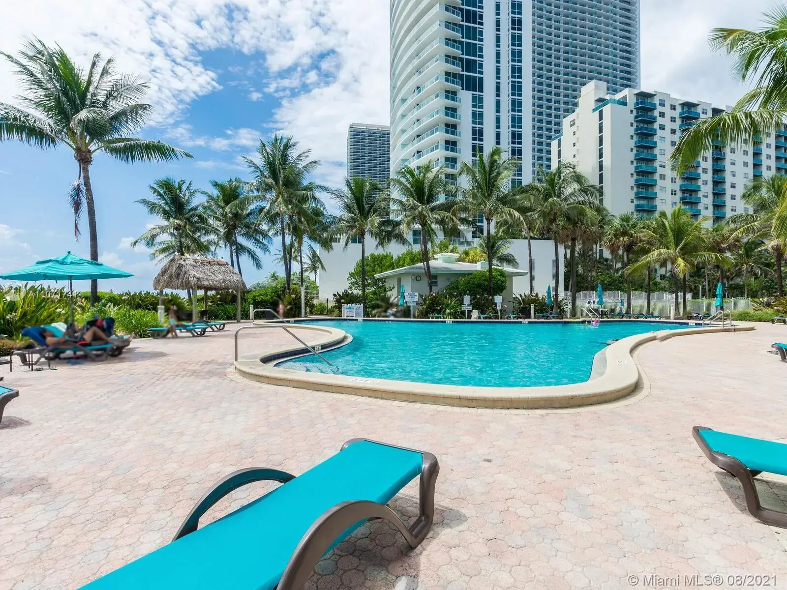 1 bedroom 1 bath Residential for sale at 3901 S Ocean Dr # 2H, Hollywood FL 33019