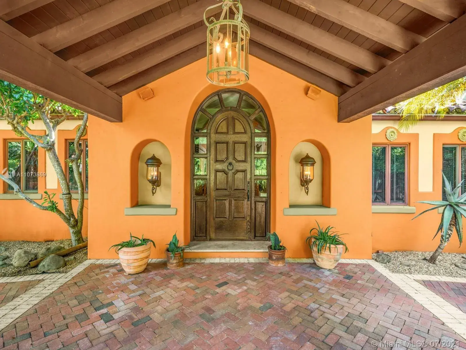 4 bedroom 4 bath Residential for sale at 4224 Lennox Dr, Miami FL 33133