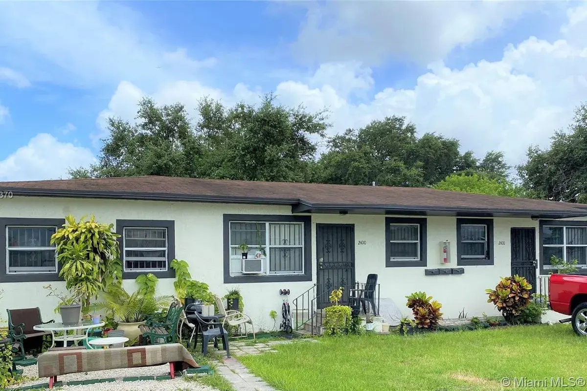 2400 NW 61st St, Miami FL 33142