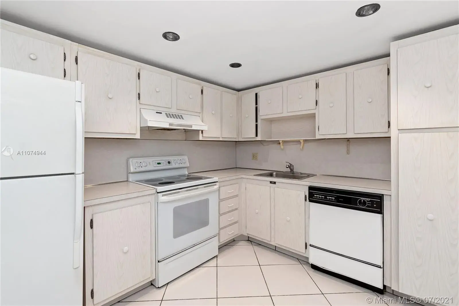 3800 S Ocean Dr # 419, Hollywood FL 33019