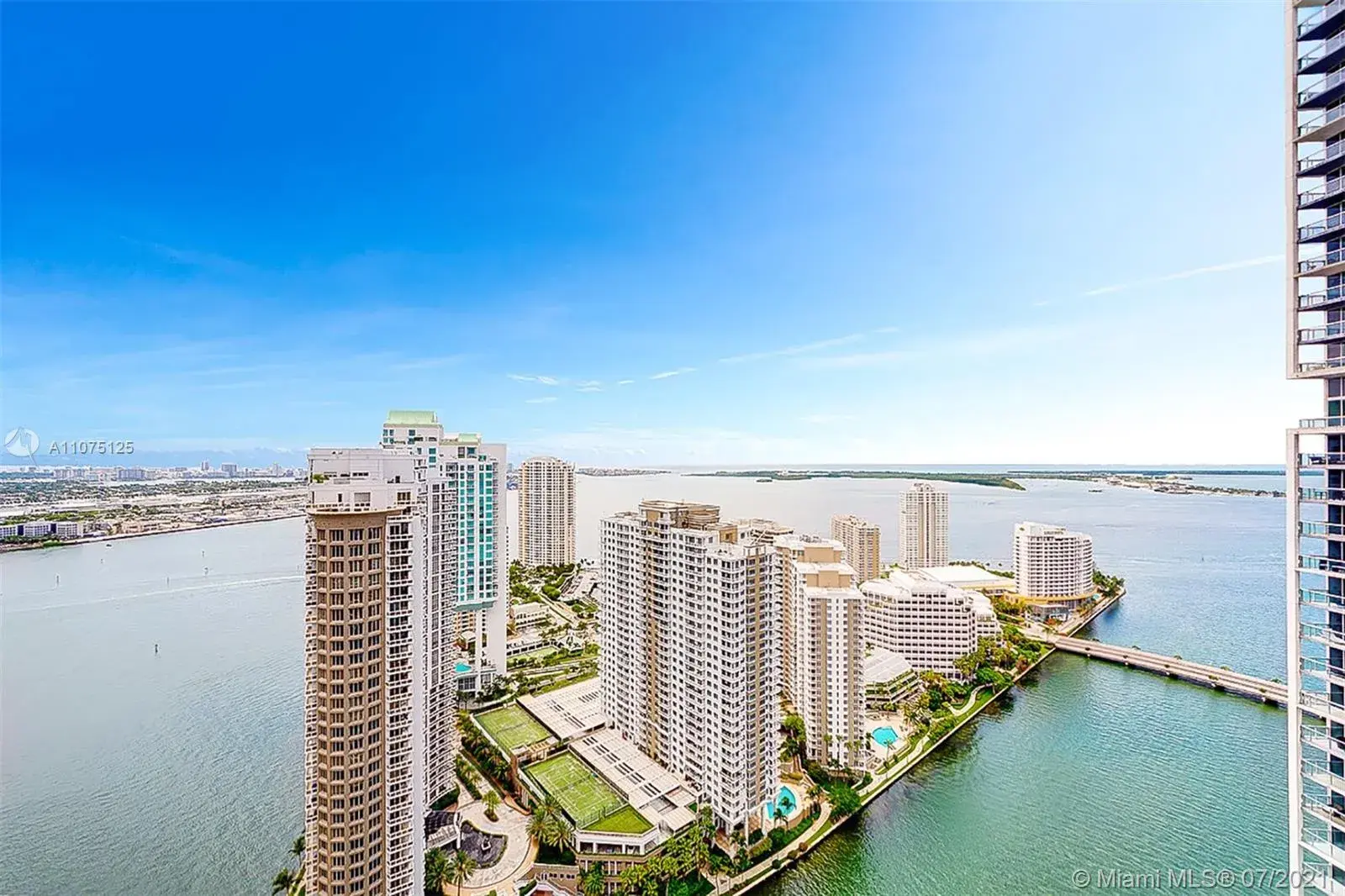 2 bedroom 2 bath Residential for sale at 475 Brickell Ave # 3907, Miami FL 33131