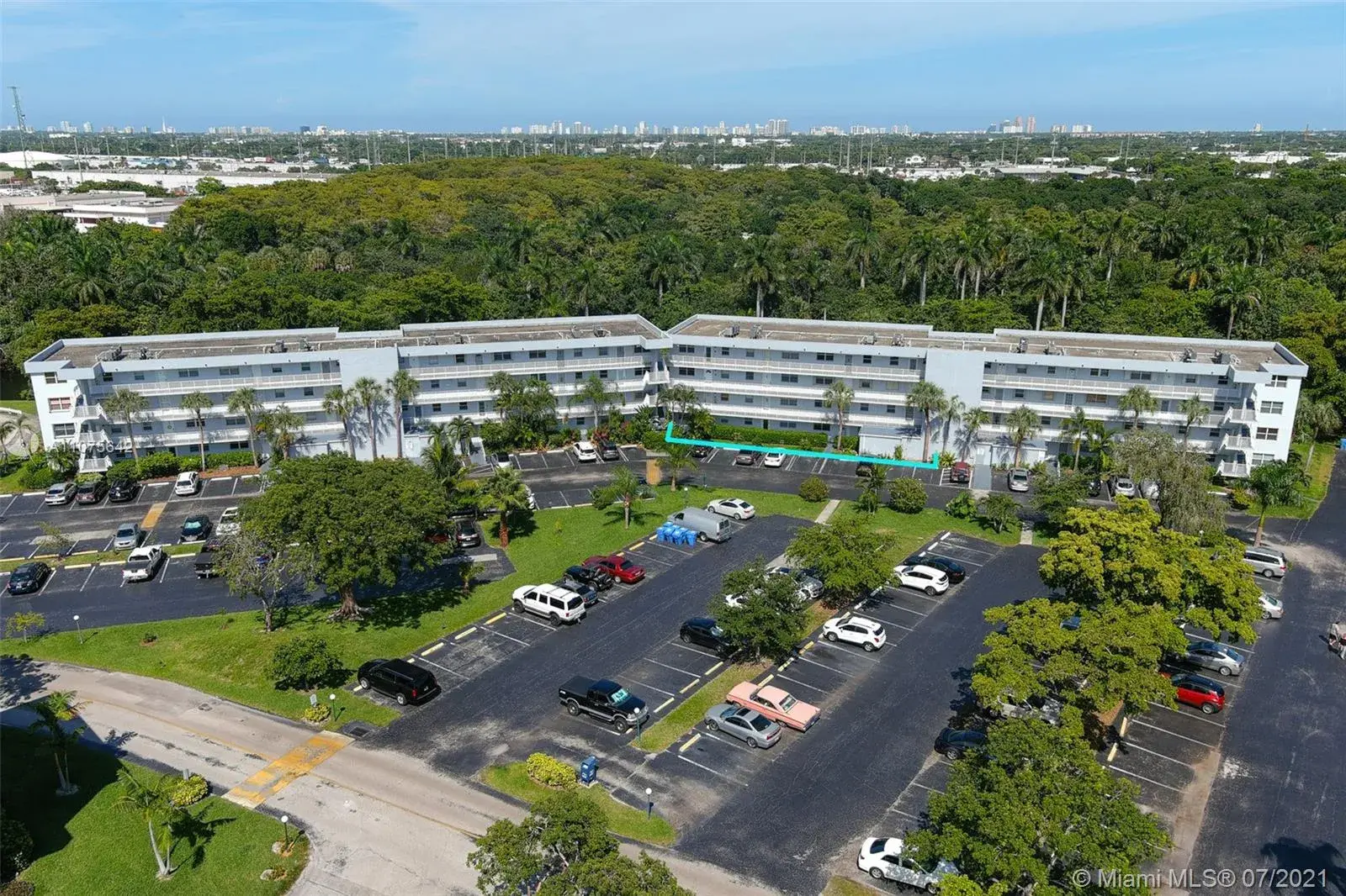 2 bedroom 2 bath Residential for sale at 102 Royal Park Dr # 1C, Oakland Park FL 33309