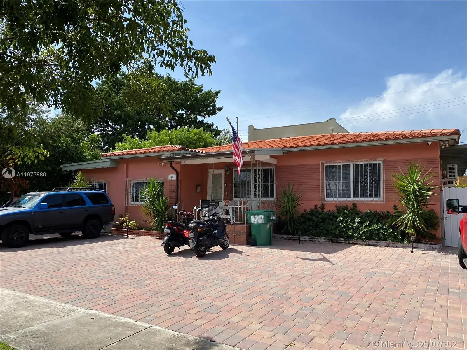10 bedroom 9 bath for sale at 1761 SW 14th St, Miami FL 33145