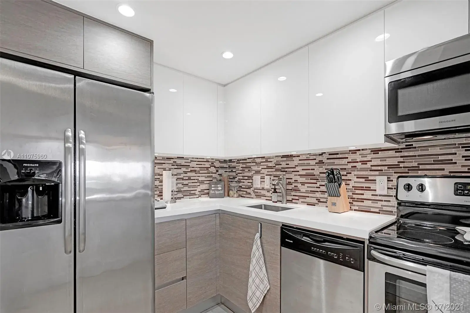 1 bedroom 1 bath Residential for sale at 13499 Biscayne Blvd # 503, North Miami FL 33181