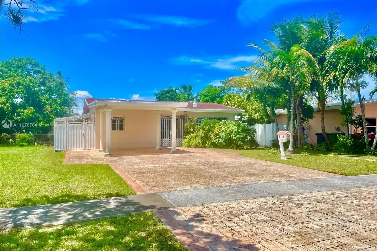 305 NW 122nd, North Miami FL 33168