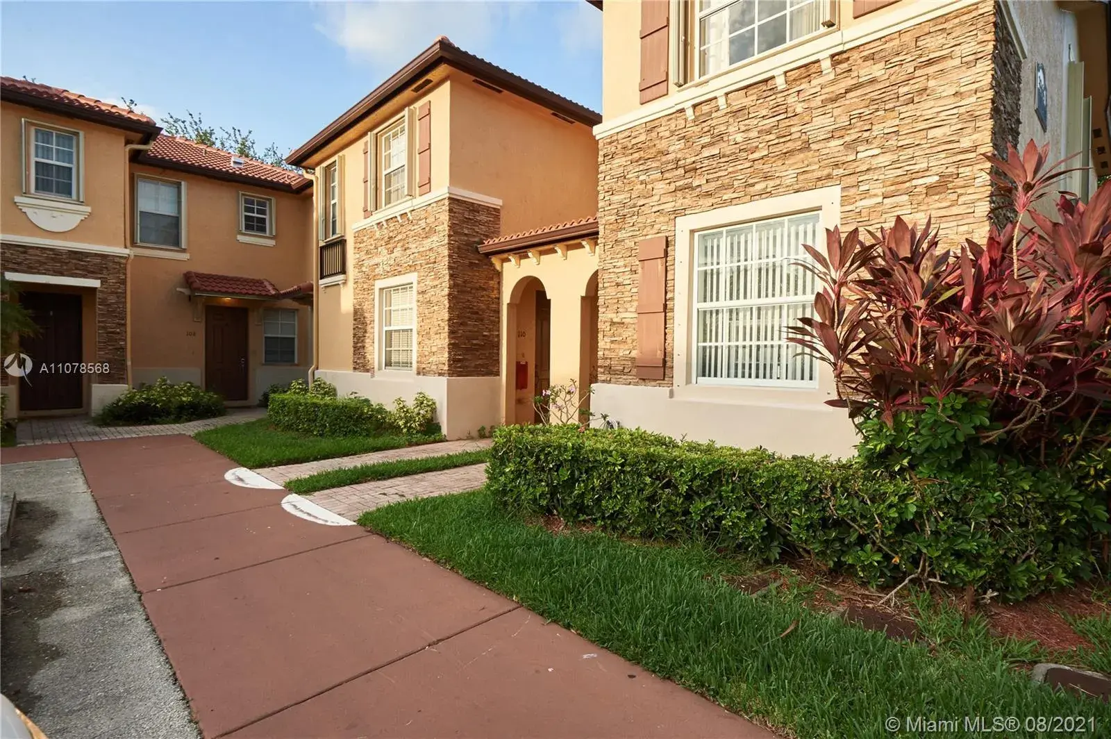 2 bedroom 2 bath for sale at 3365 NE 14th Dr # 16, Homestead FL 33033