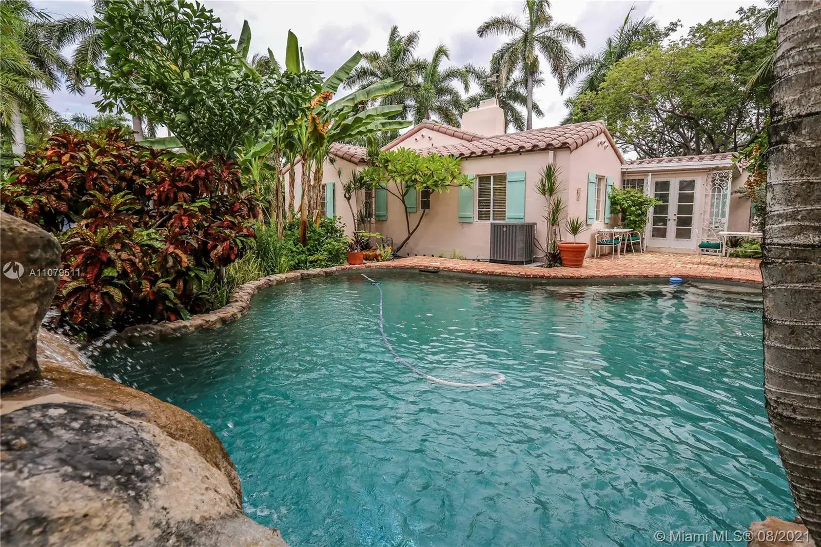 4 bedroom 5 bath Residential for sale at 856 Tyler St, Hollywood FL 33019