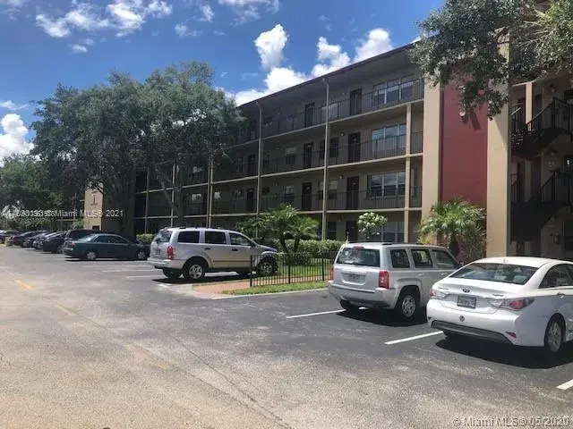 1 bedroom 1 bath Residential for sale at 13455 SW 9th Ct # 111J, Pembroke Pines FL 33027