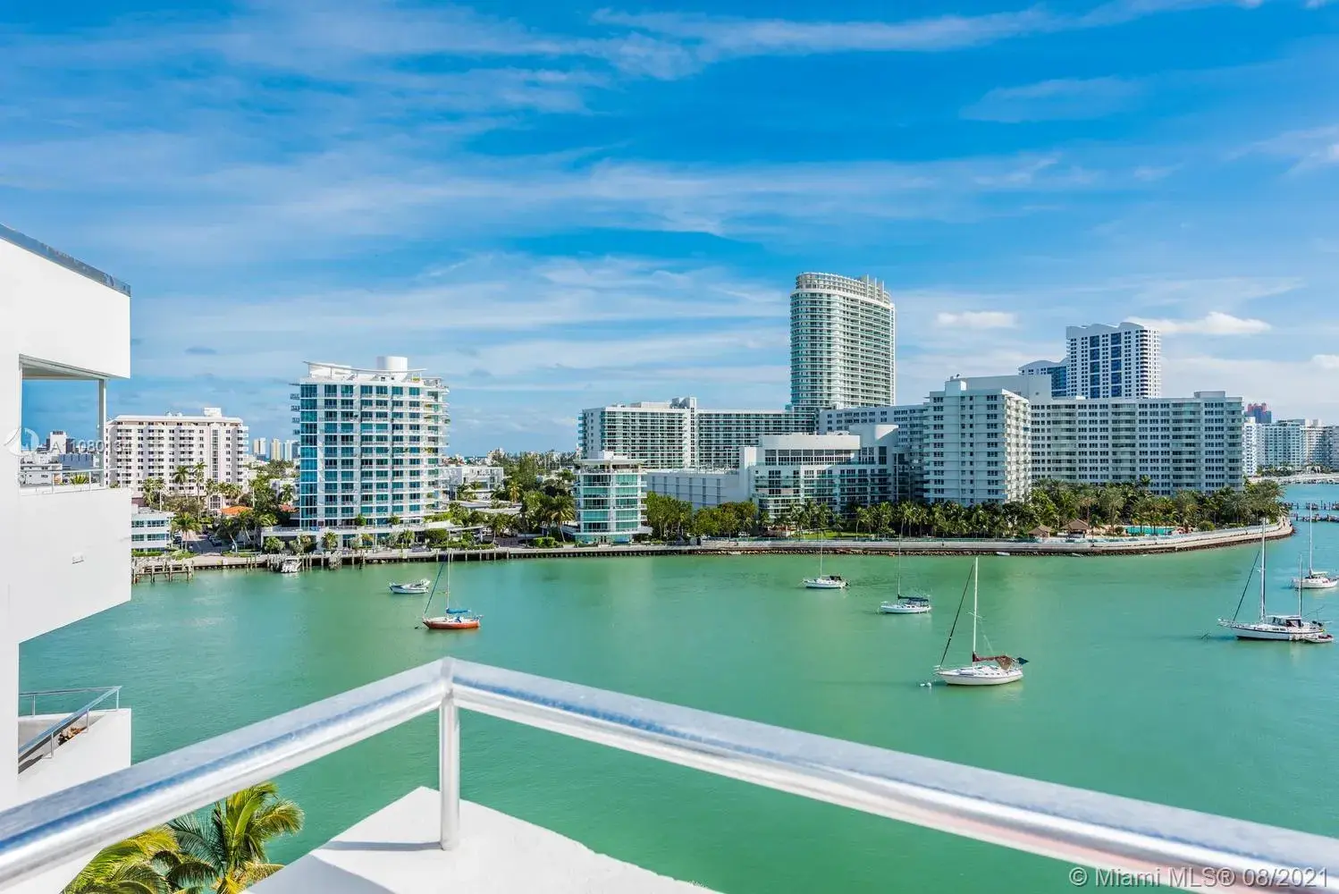 1 bedroom 1 bath Residential Lease for rent at 16 Island Ave # 8F, Miami Beach FL 33139