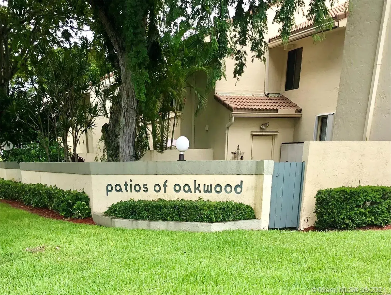 3 bedroom 2 bath Residential for sale at 9502 SW 1st Ct, Coral Springs FL 33071