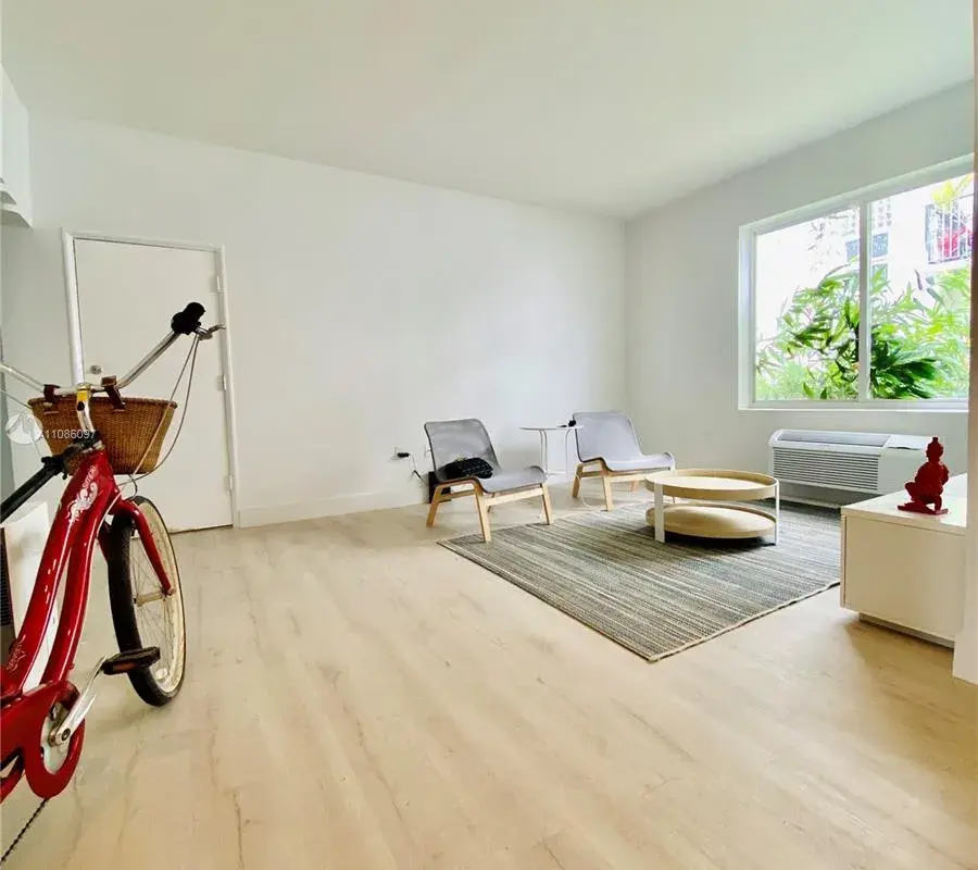 320 80th St # 7, Miami Beach FL 33141