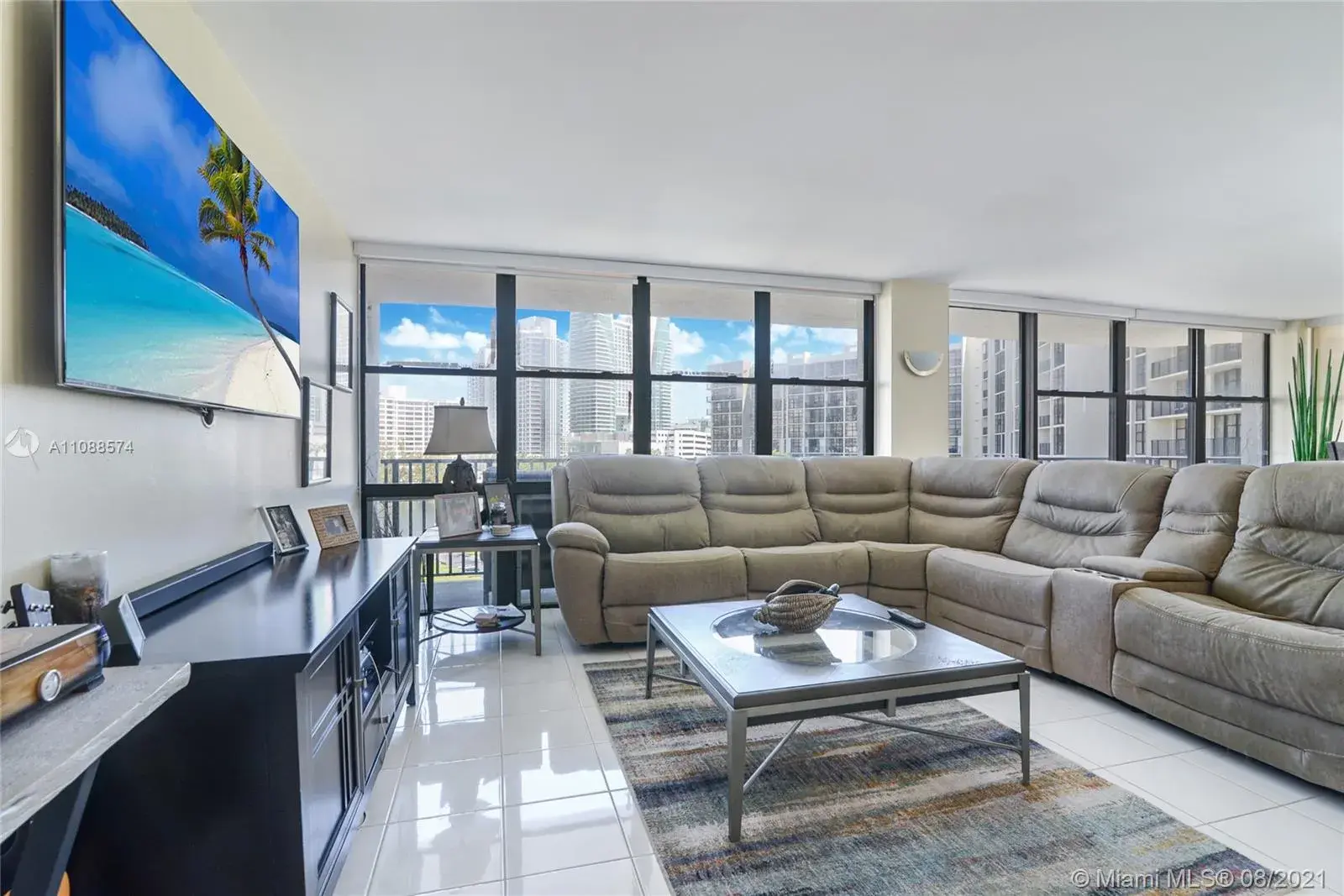 800 Parkview Dr # 630, Hallandale Beach FL 33009