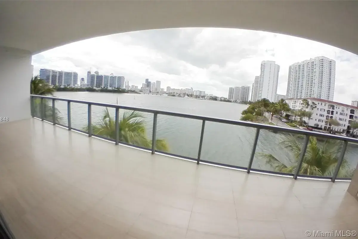 3300 NE 188th St # 212, Aventura FL 33180
