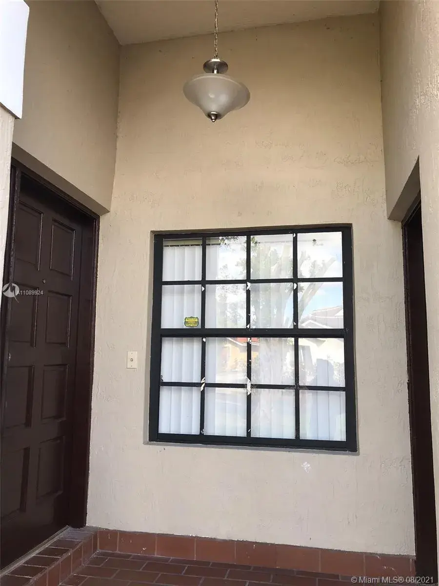 11384 SW 74th St, Miami FL 33173