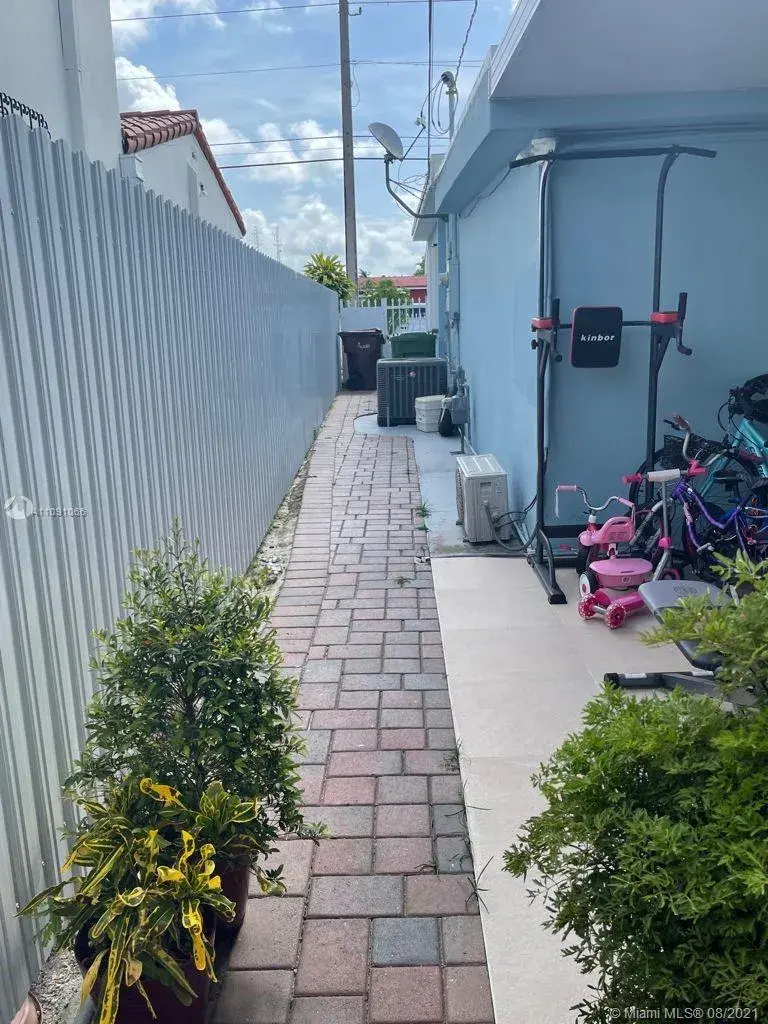 5366 E 6th Ave, Hialeah FL 33013