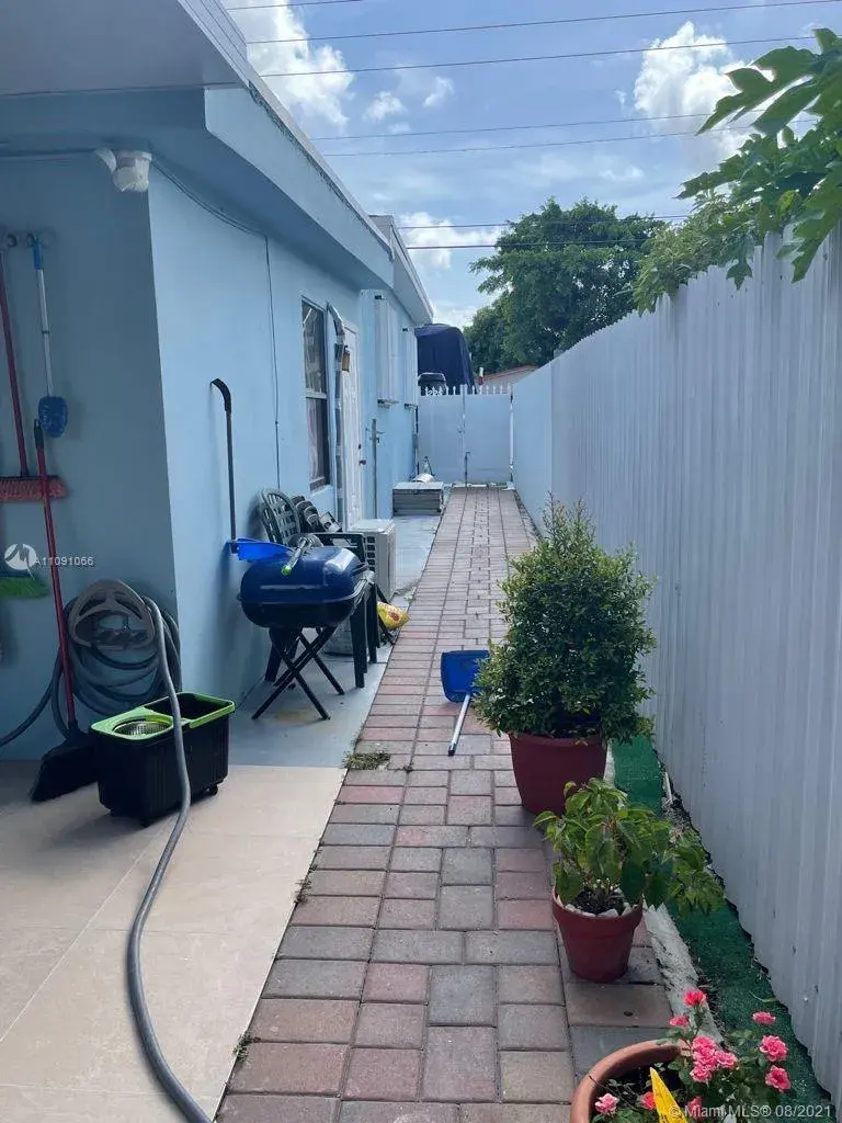 5366 E 6th Ave, Hialeah FL 33013