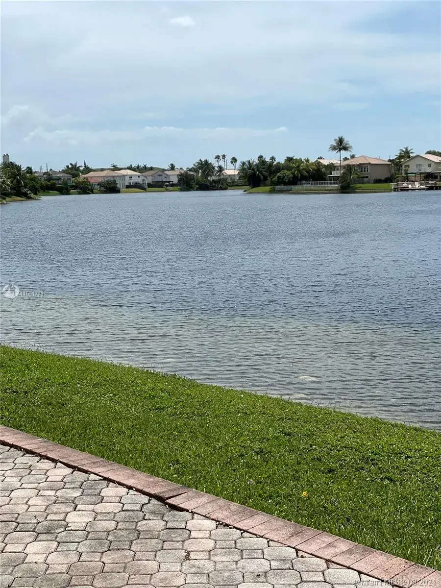 11144 NW 73rd St, Doral FL 33178