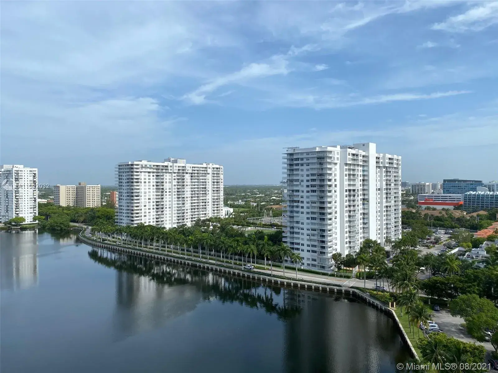 2 bedroom 2 bath Residential for sale at 18151 NE 31st Ct # 1714, Aventura FL 33160