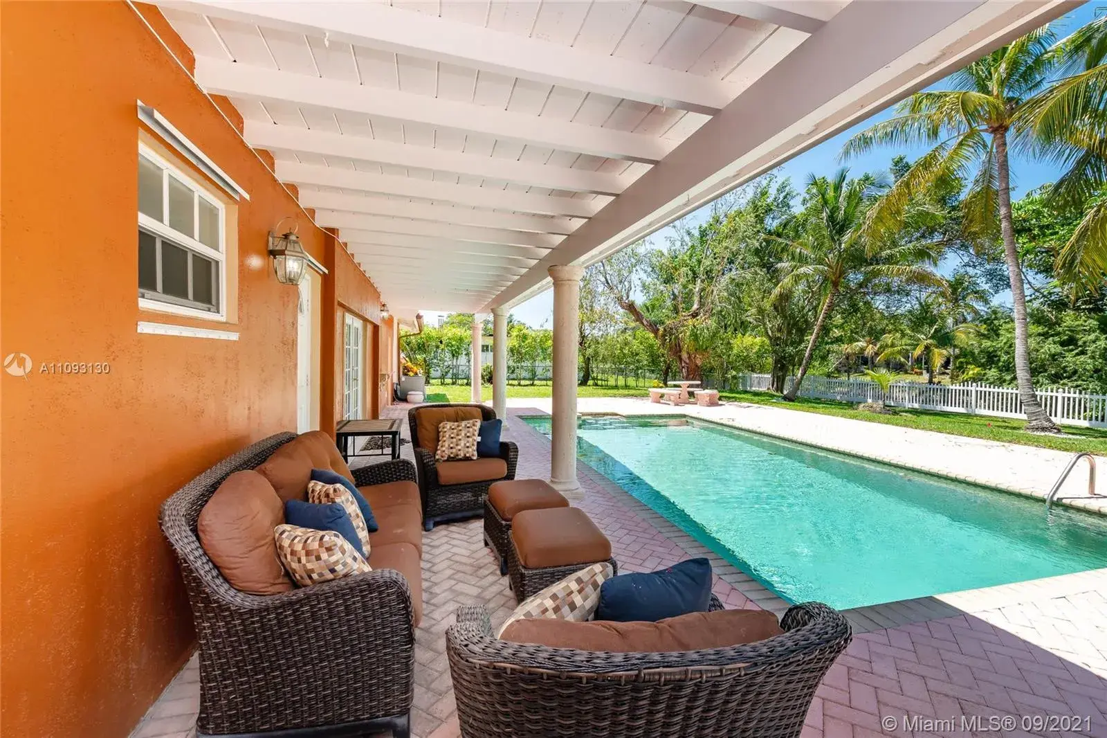 3 bedroom 2 bath Residential Lease for rent at 10400 SW 70th Ave, Pinecrest FL 33156