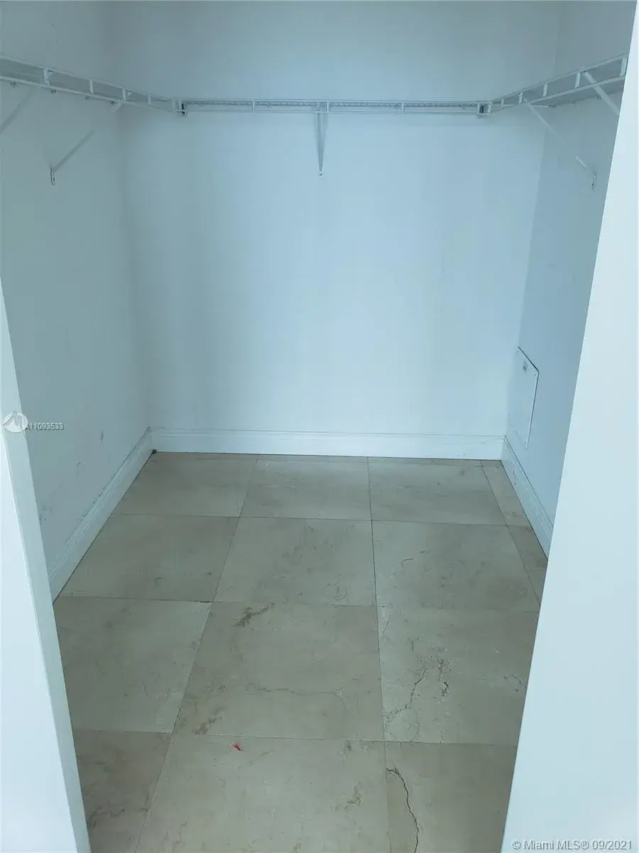 888 Biscayne Blvd # 3207, Miami FL 33132