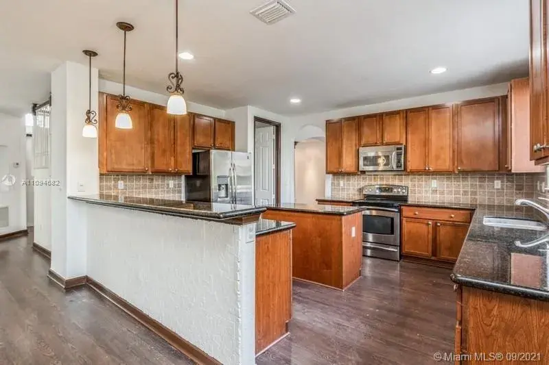 7796 SW 193rd Ln, Cutler Bay FL 33157
